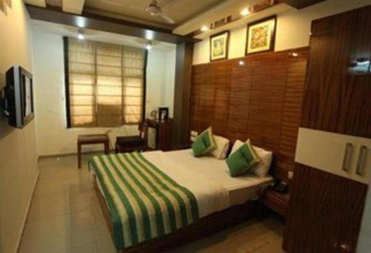 Hotel Chanchal Continental - 02 Mins From New Delhi Railway Station Oda fotoğraf