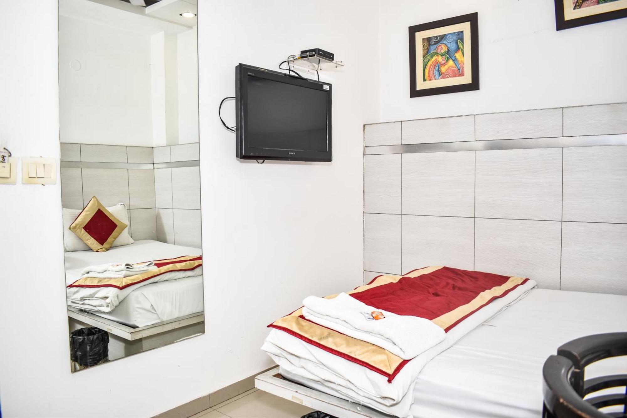 Hotel Chanchal Continental - 02 Mins From New Delhi Railway Station Dış mekan fotoğraf