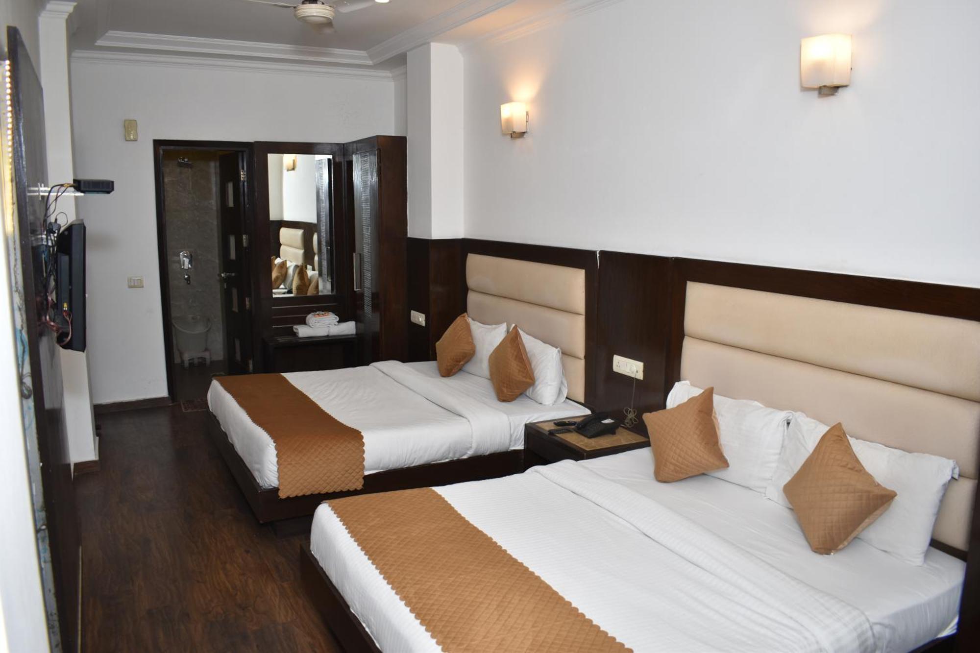 Hotel Chanchal Continental - 02 Mins From New Delhi Railway Station Dış mekan fotoğraf