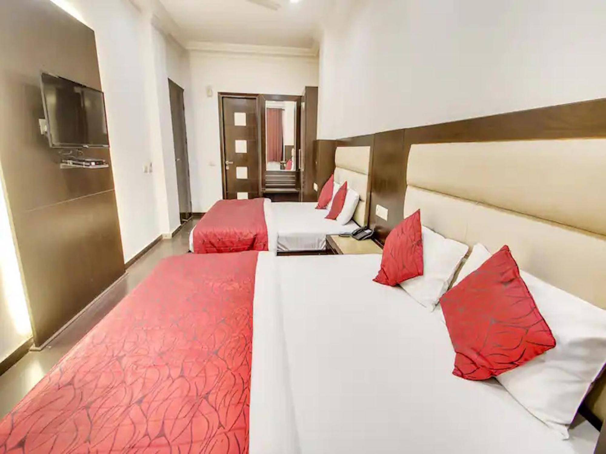 Hotel Chanchal Continental - 02 Mins From New Delhi Railway Station Dış mekan fotoğraf